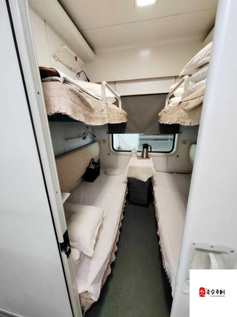 软卧车厢里的那些事儿:揭秘人性的底线