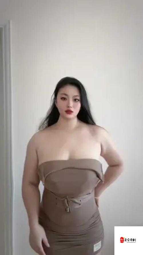 巨大人乳 BBwBBw:独特魅力引人瞩目