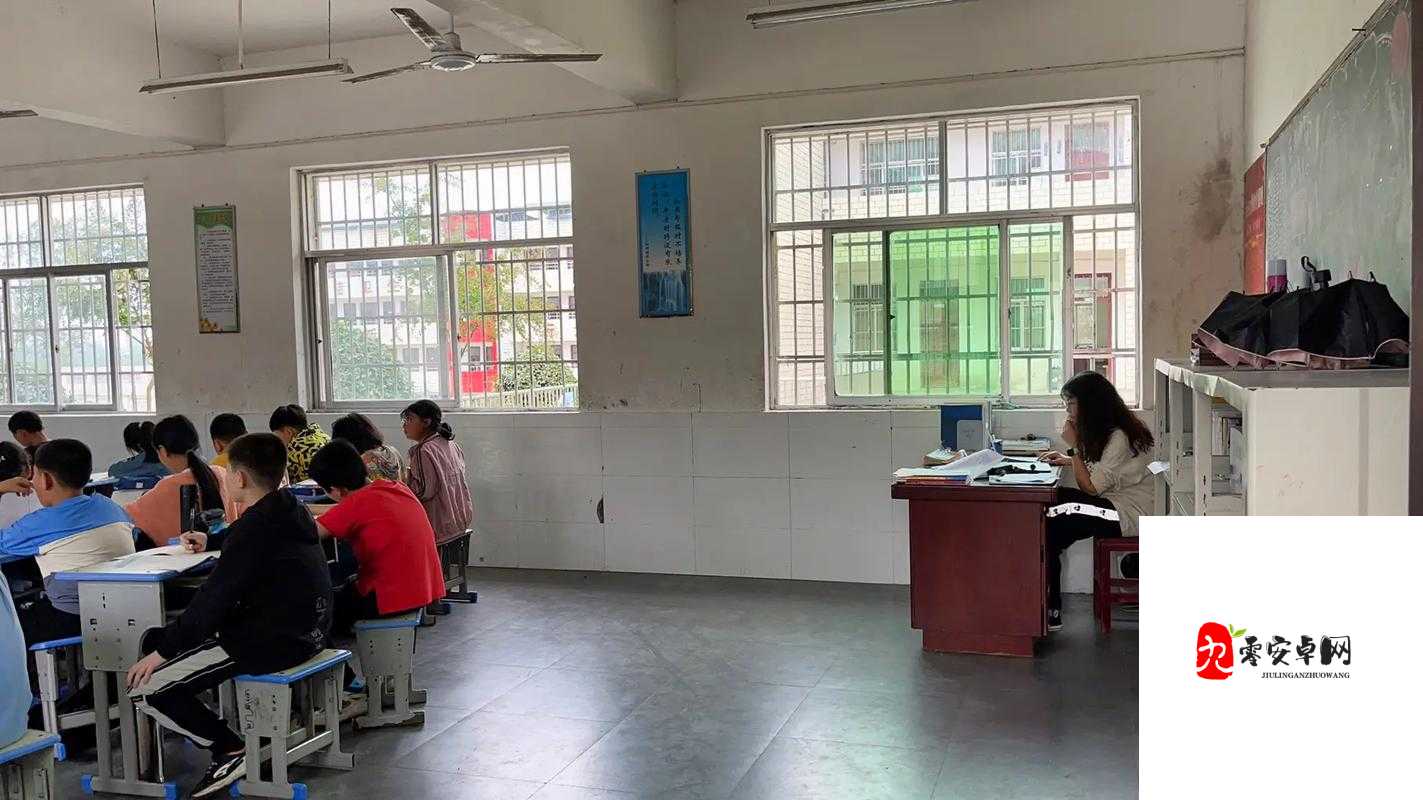 老师办公室紧邻我们教室:交流沟通更便利