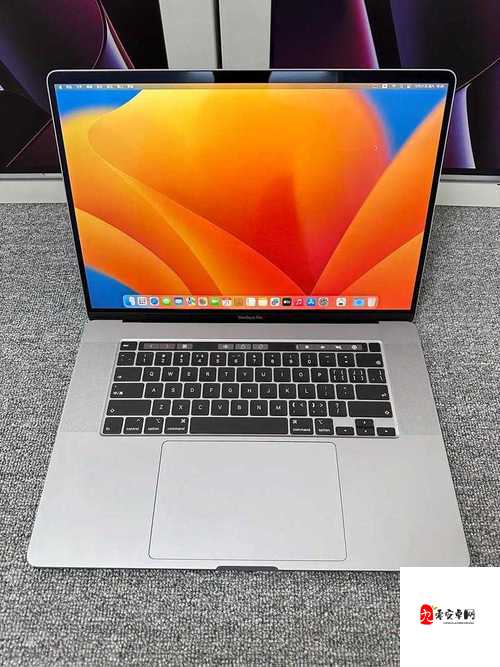 1819 岁 macbookpro 高清:性能卓越、功能强大的笔记本电脑
