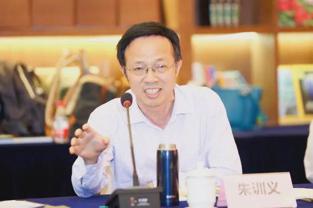电视台台长为何玩起主持人?背后原因究竟是什么?引发众人好奇